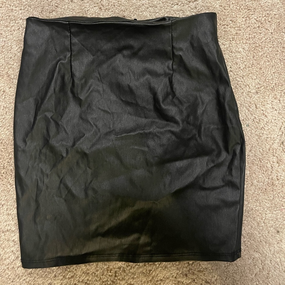 Windsor Small Black Pencil Skirt